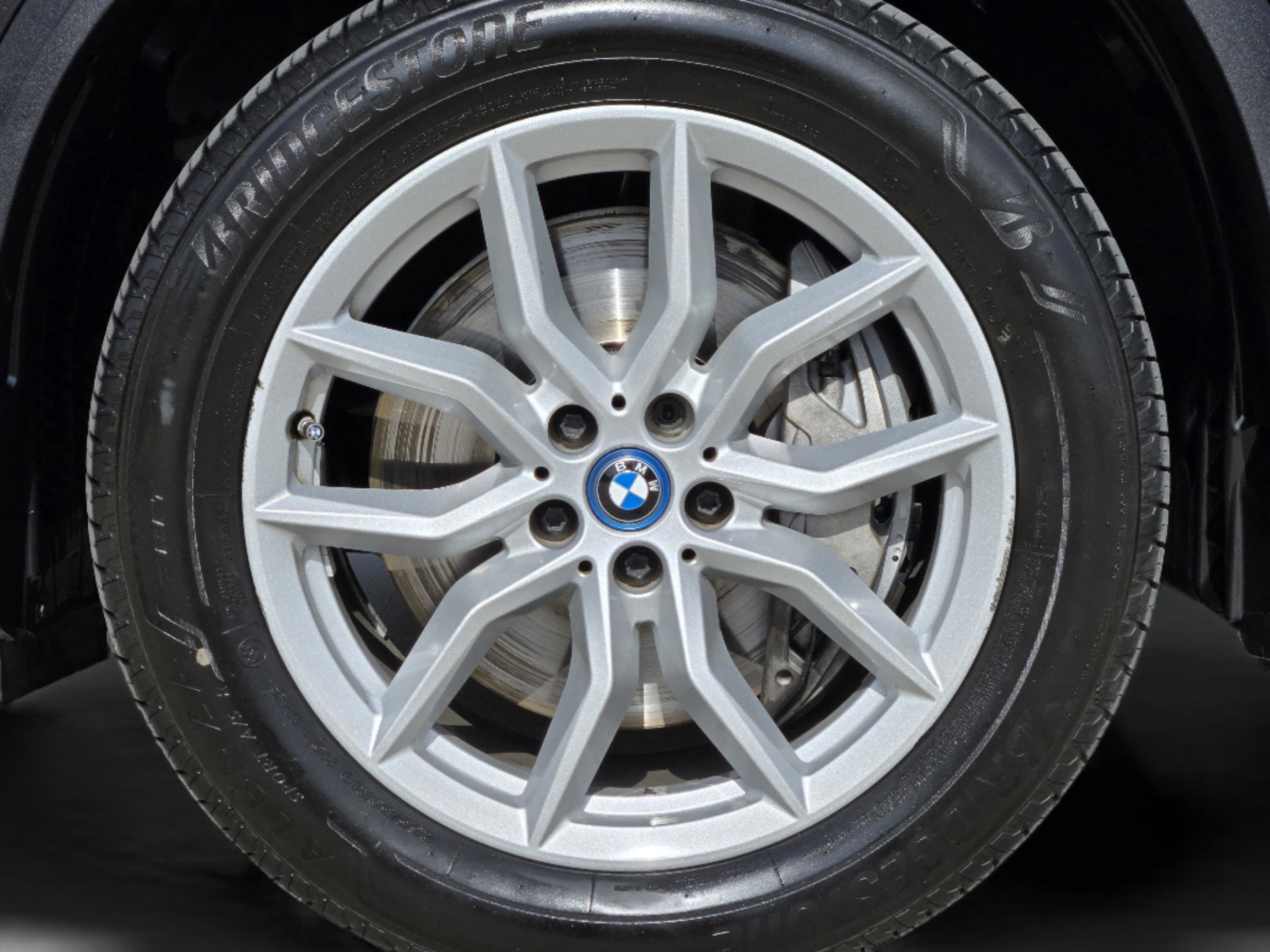 Used 2023 BMW X5 xDrive45e image 41