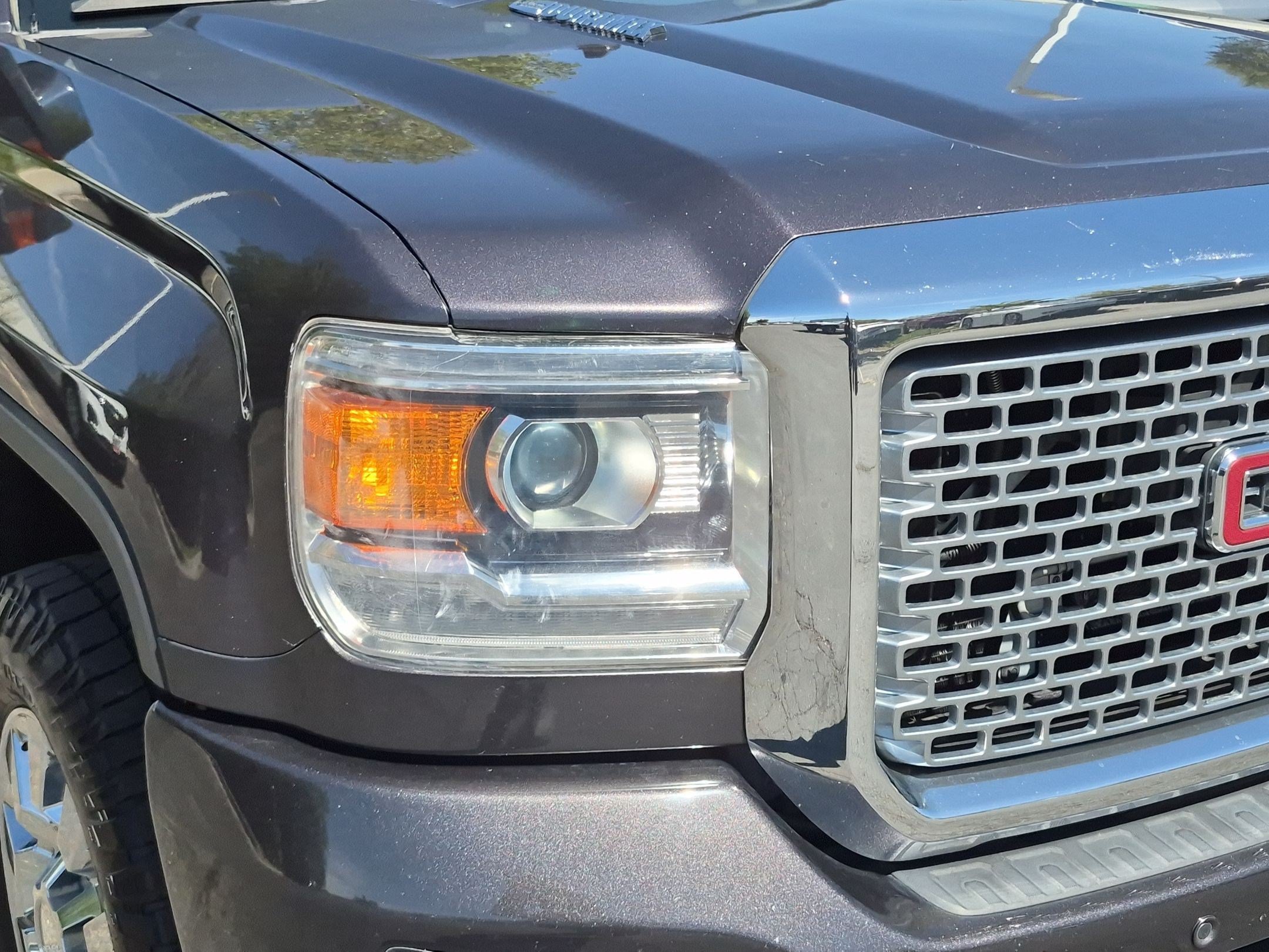 Used 2016 GMC Sierra 2500 Denali w/ Duramax Plus Package AWD/4WD image 11
