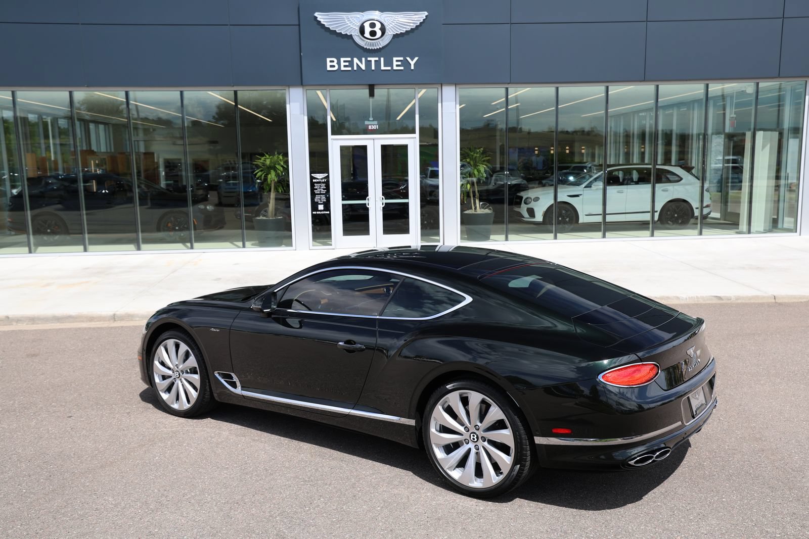 Used 2024 Bentley Continental GT Azure AWD/4WD image 8