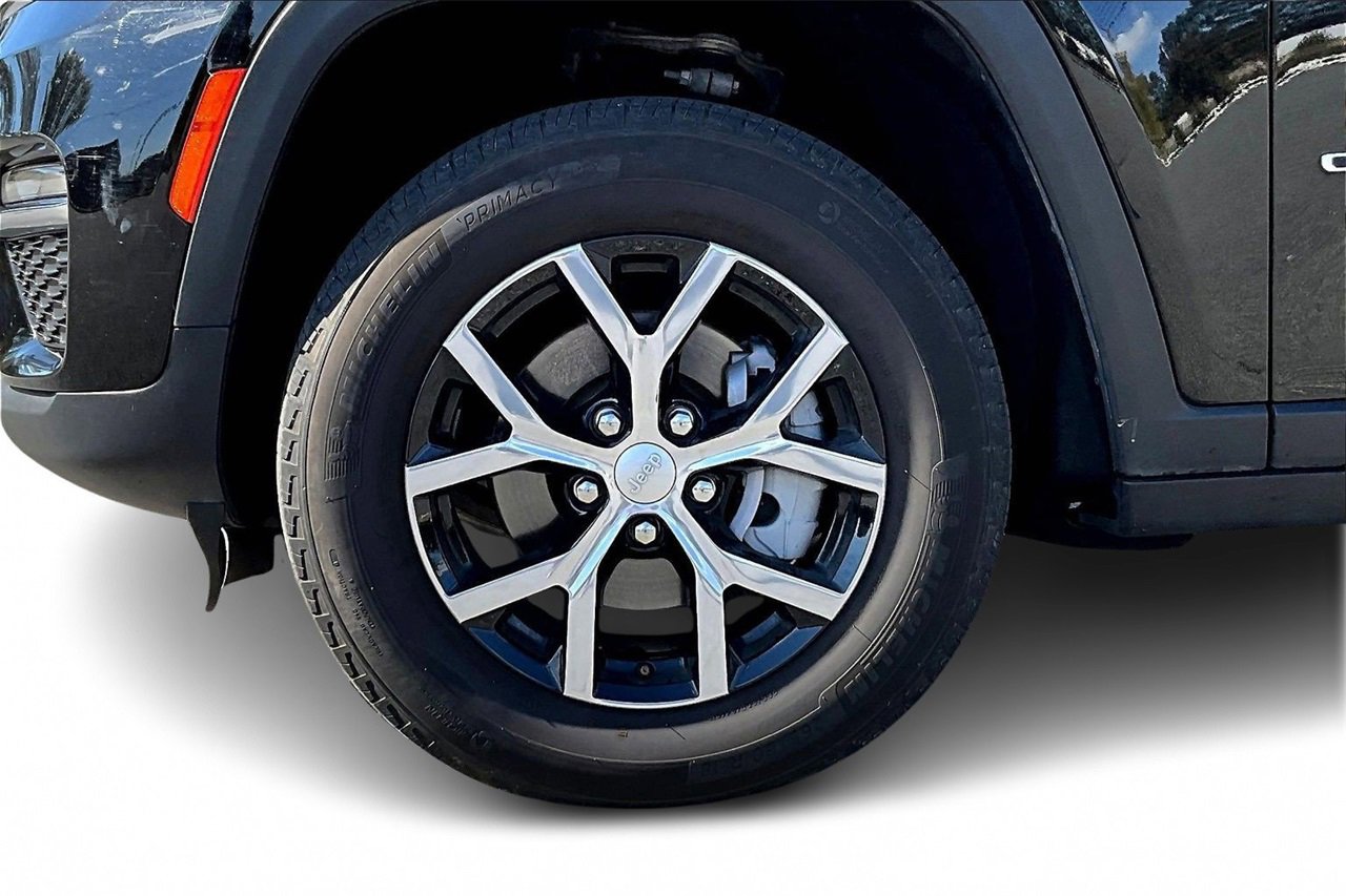 Certified 2024 Jeep Grand Cherokee Limited image 31