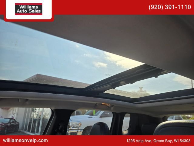 Used 2019 Jeep Renegade Limited w/ UConnect 8.4 Nav Group AWD/4WD image 2