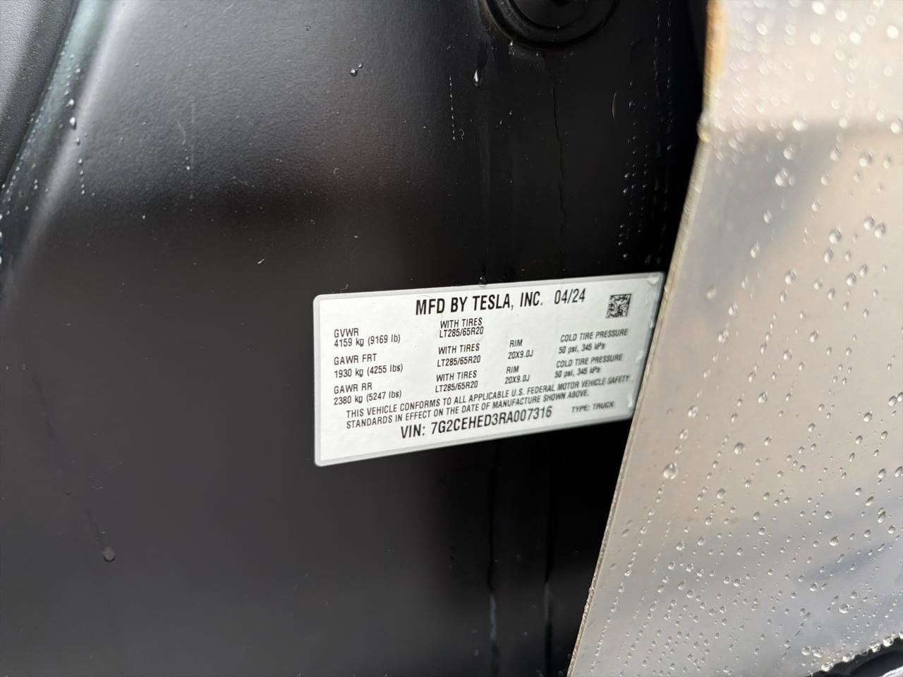 Used 2024 Tesla Cybertruck AWD Crew Cab image 26