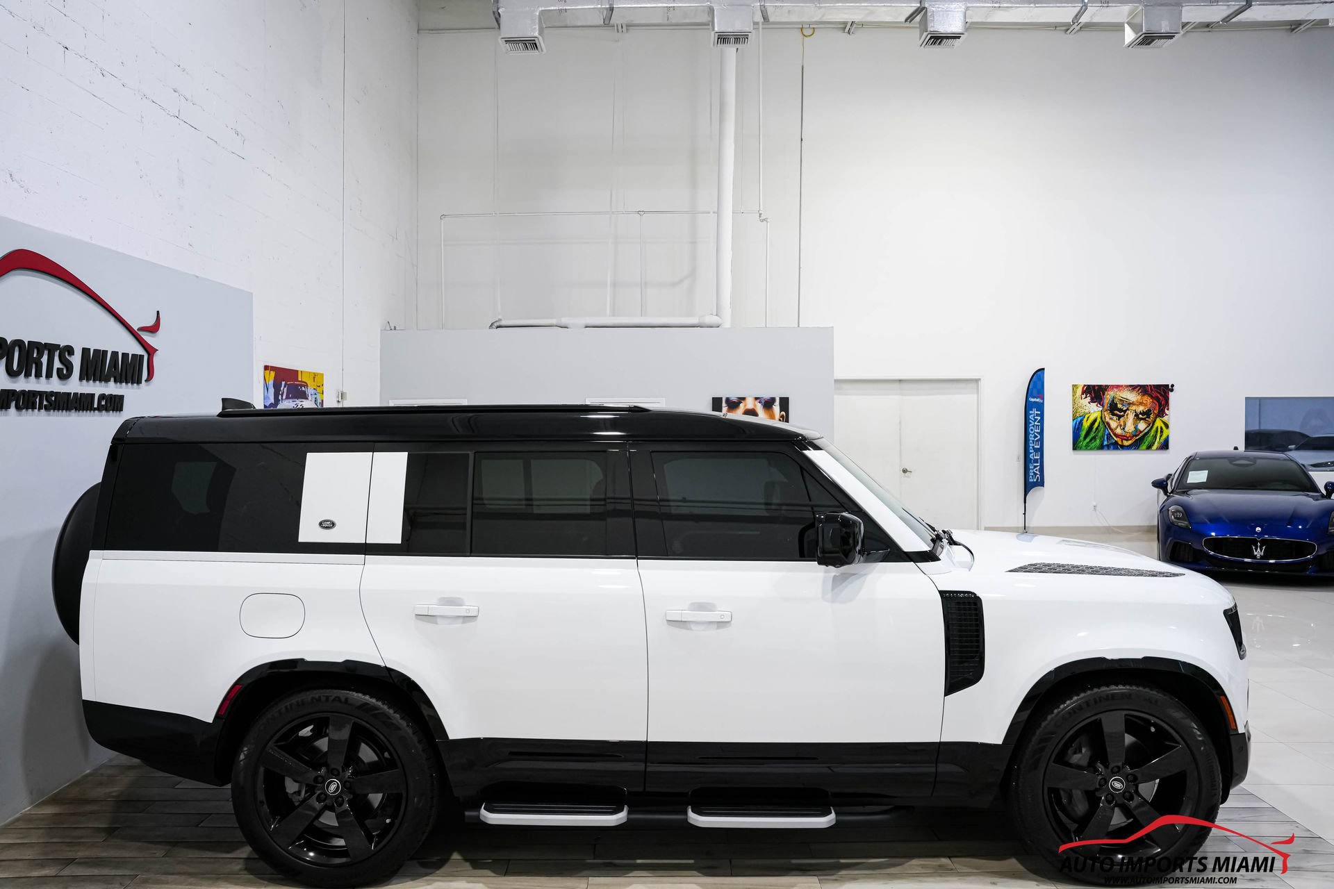 Used 2023 Land Rover Defender 130 X-Dynamic SE image 25