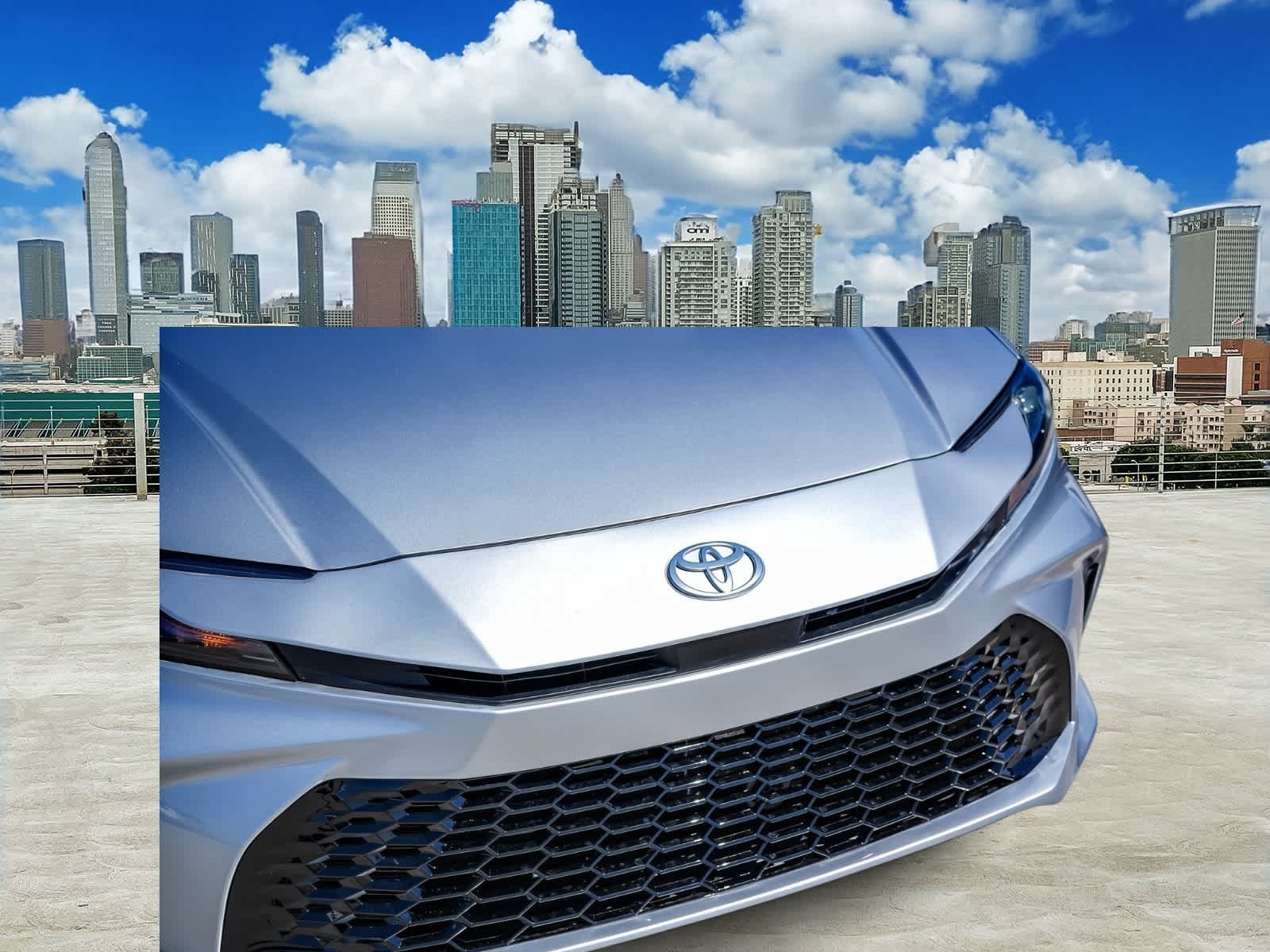 Used 2025 Toyota Camry LE FWD image 5