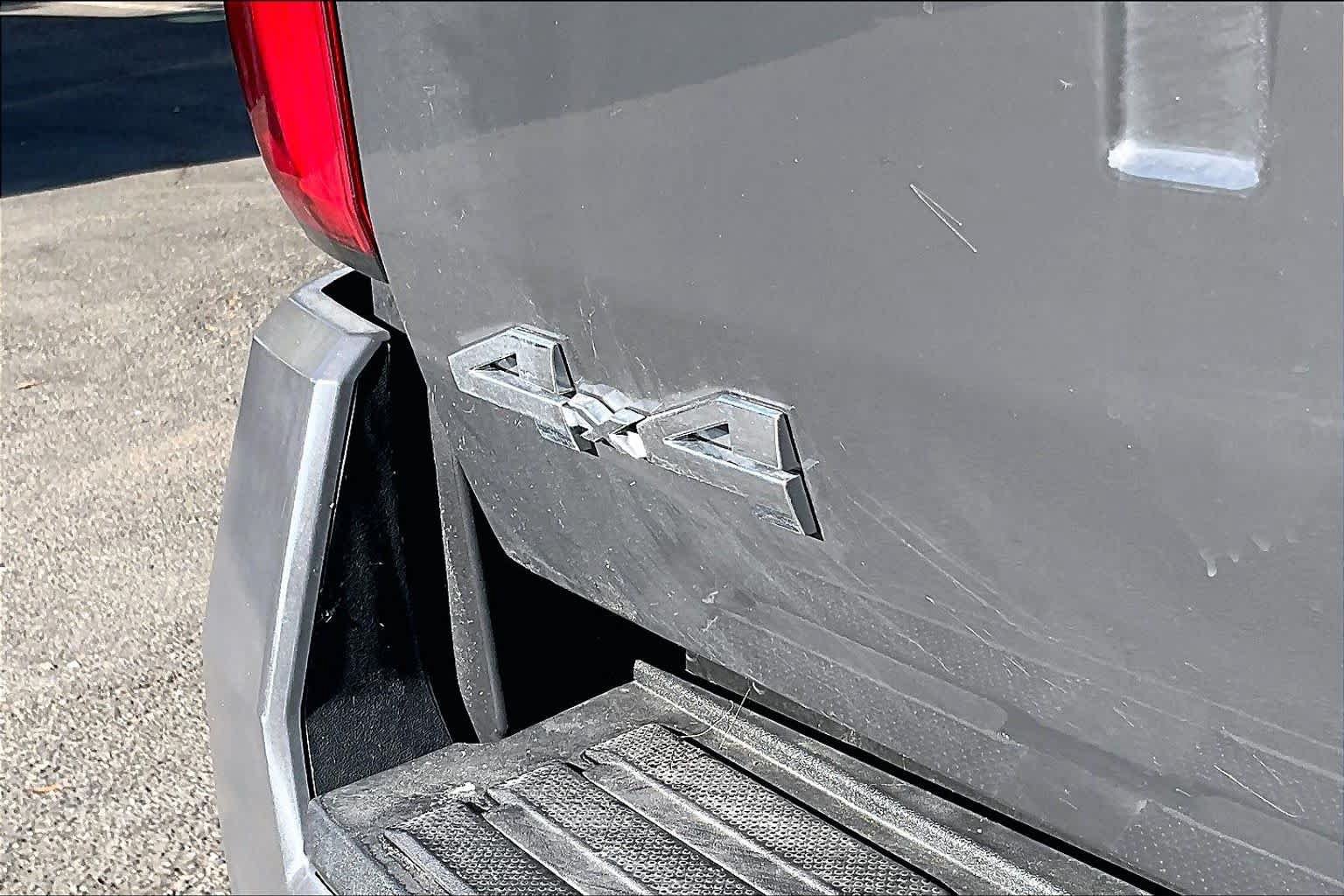 Certified 2025 Toyota Tacoma SR5 AWD/4WD image 9