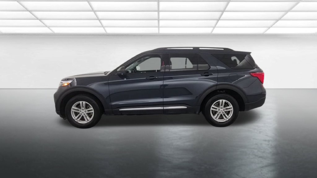 Used 2024 Ford Explorer XLT w/ Equipment Group 202A AWD/4WD image 6