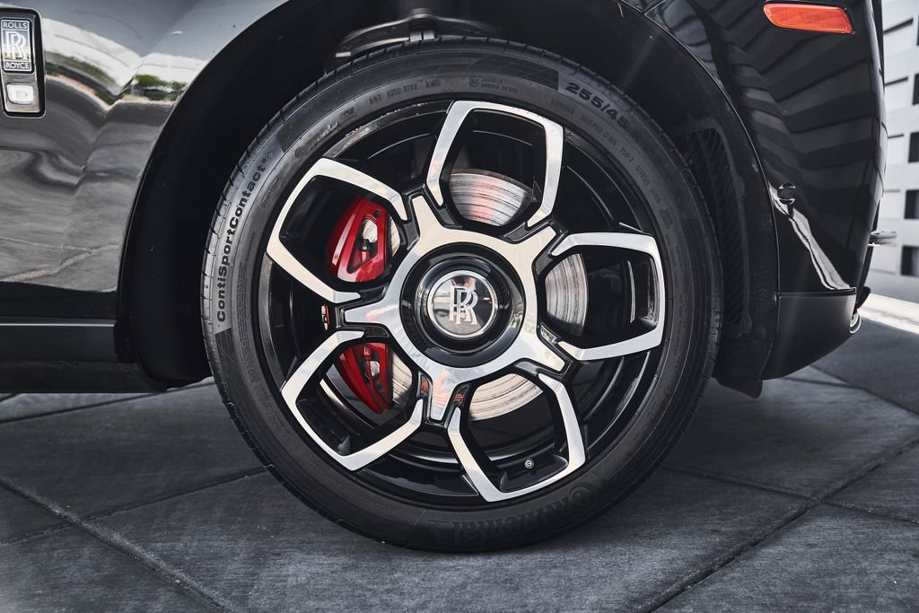Used 2022 Rolls-Royce Cullinan Black Badge w/ Dark Exterior Package AWD/4WD image 21