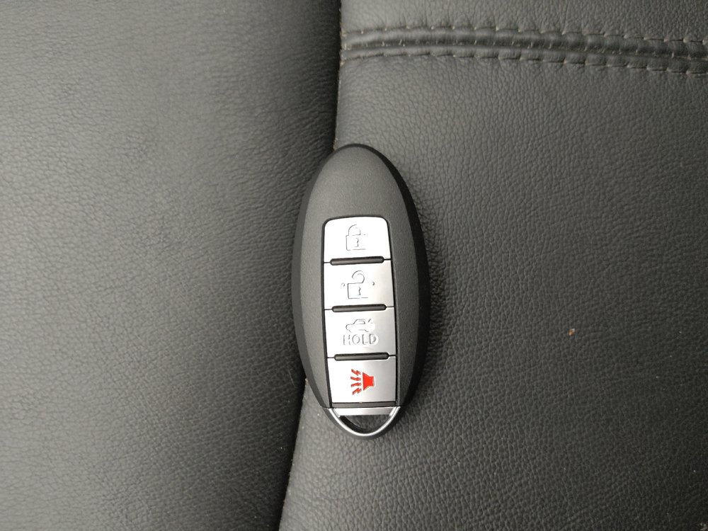 Used 2020 Nissan Pathfinder SL AWD/4WD image 32