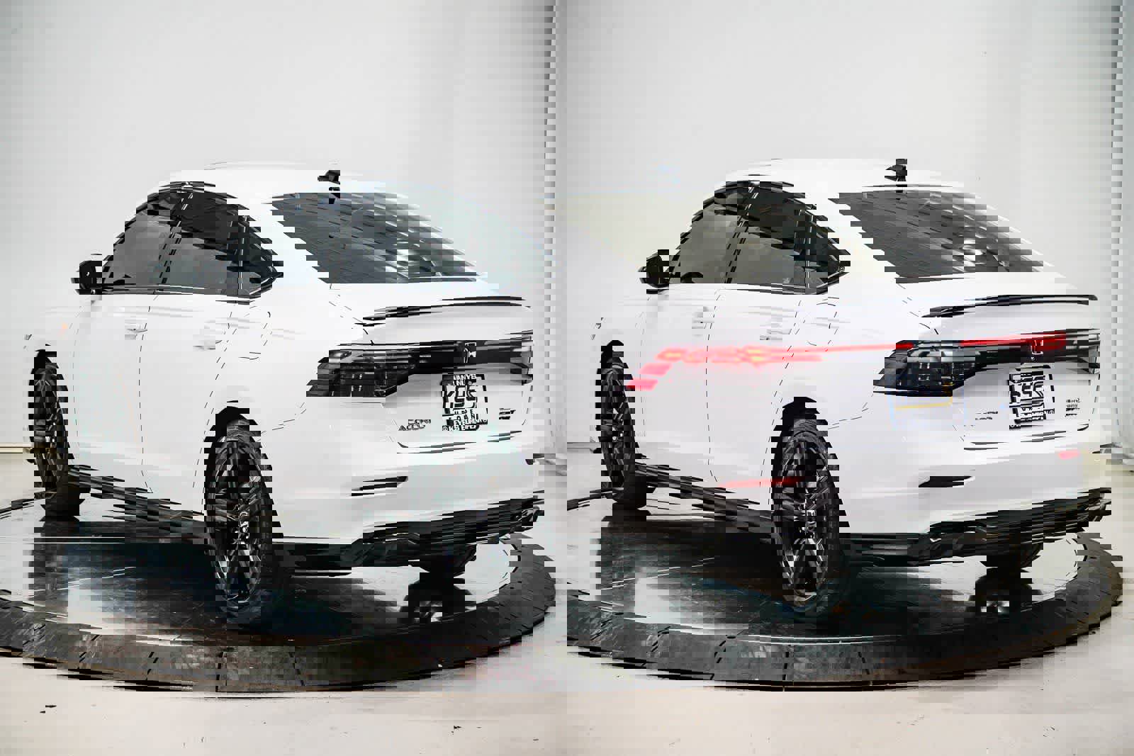 Used 2024 Honda Accord Sport image 2