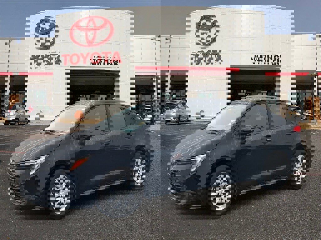Used 2025 Toyota Corolla LE image 1