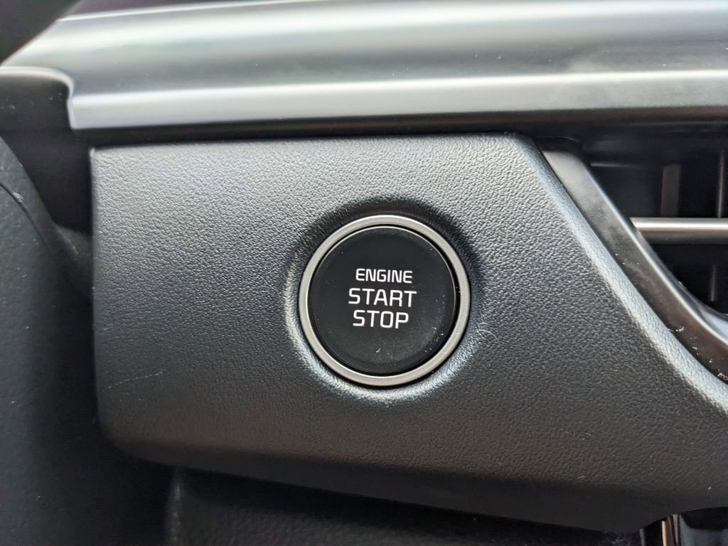 Certified 2025 Kia Seltos EX image 26