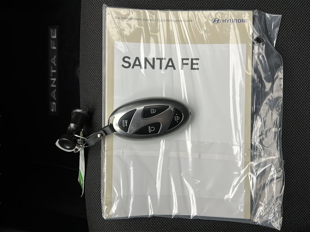Used 2025 Hyundai Santa Fe SE image 27