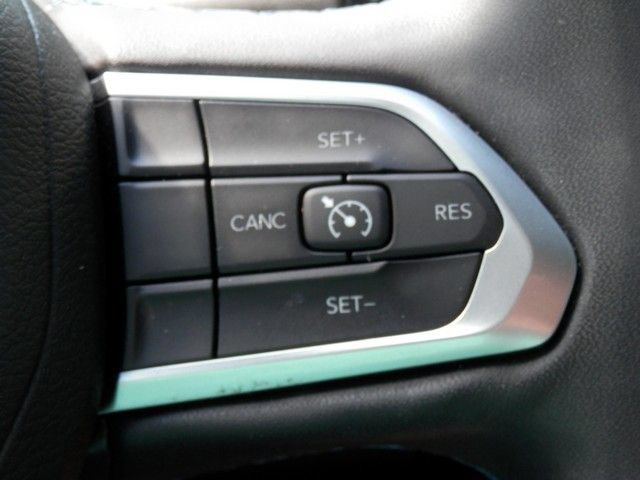 Used 2022 Jeep Compass Latitude w/ Sun and Sound Group AWD/4WD image 21