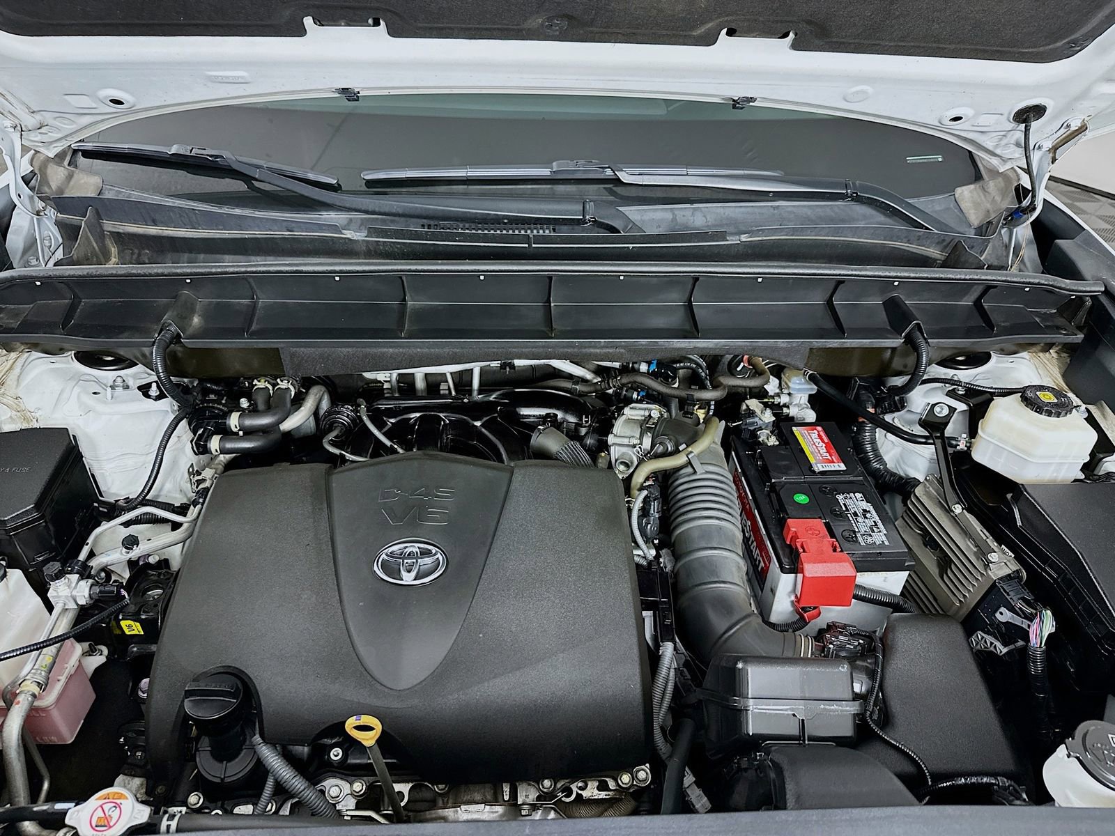 Used 2022 Toyota Highlander LE FWD image 31
