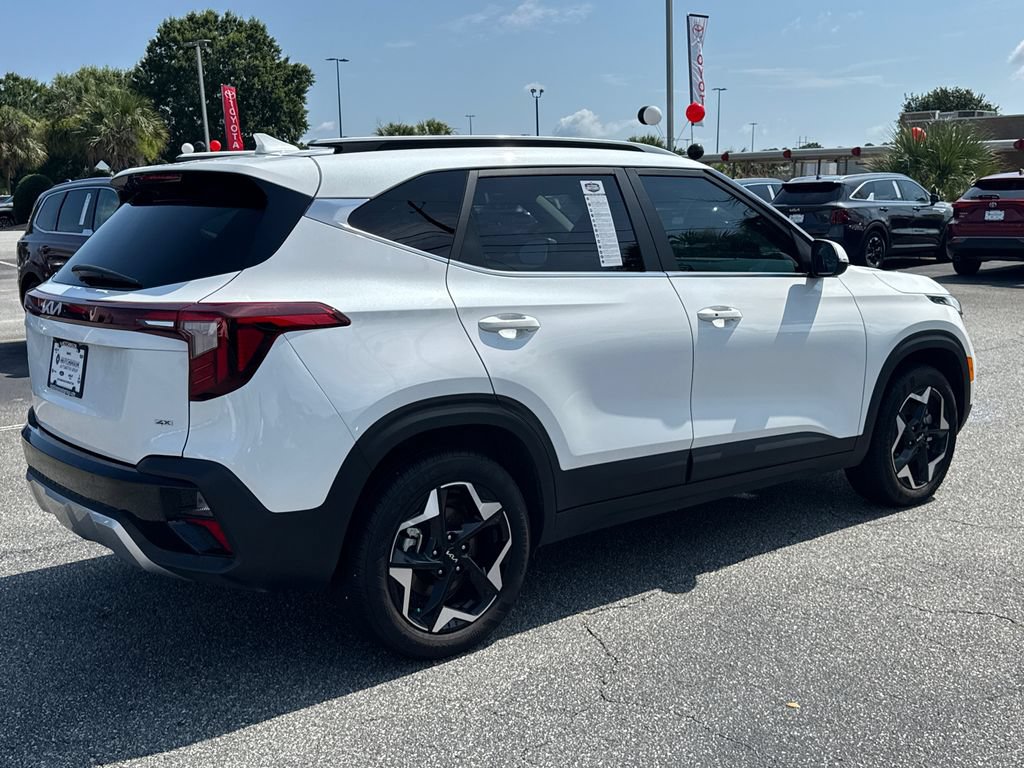 Certified 2025 Kia Seltos EX w/ EX Sunroof Package AWD/4WD image 3