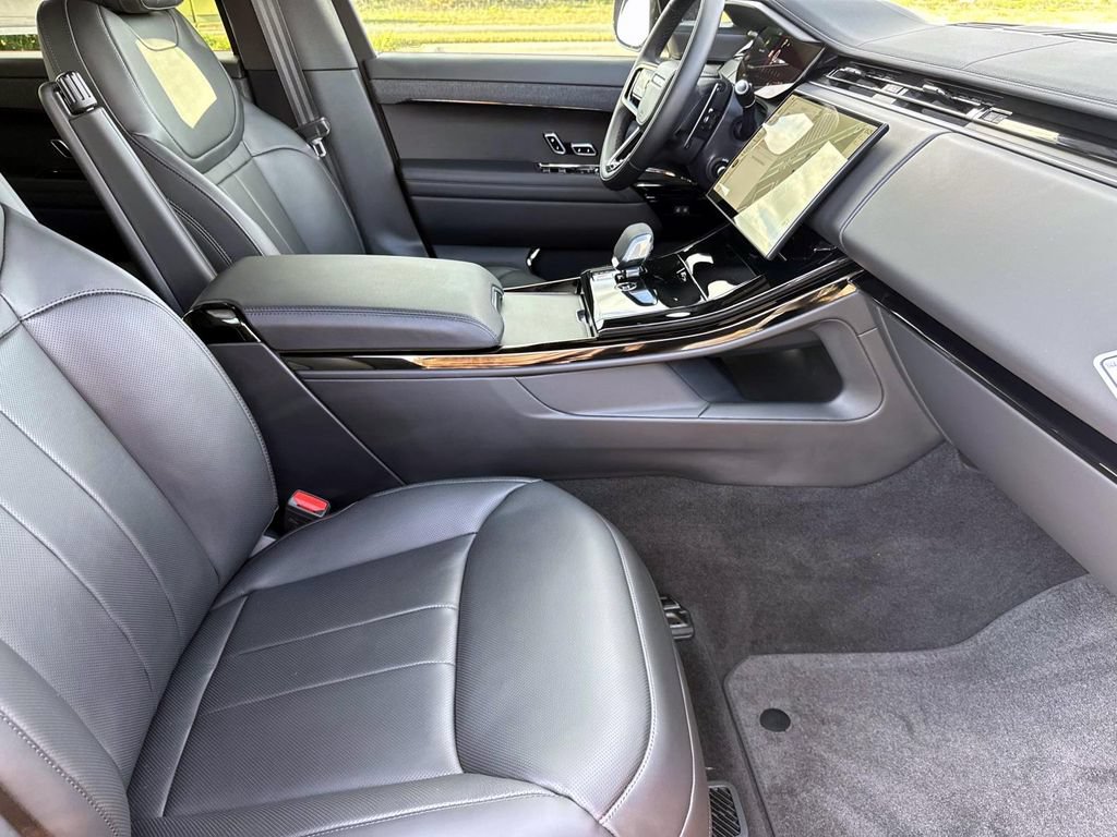 New 2026 Land Rover Range Rover Sport Dynamic SE AWD/4WD image 11