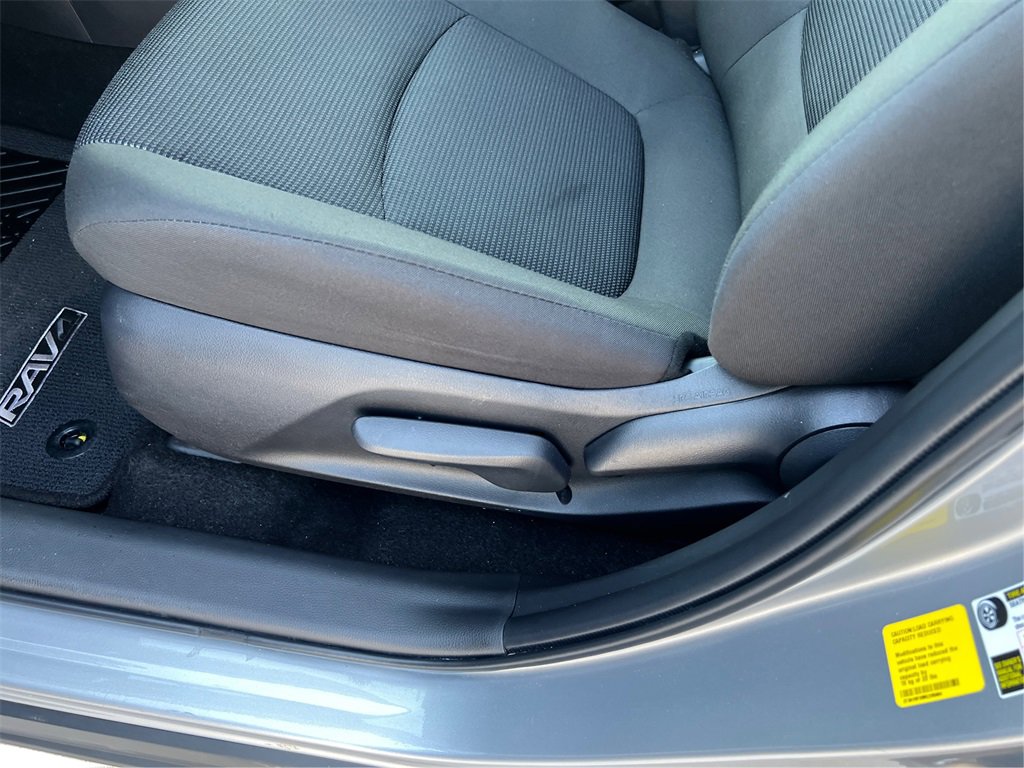 Used 2024 Toyota RAV4 LE image 17