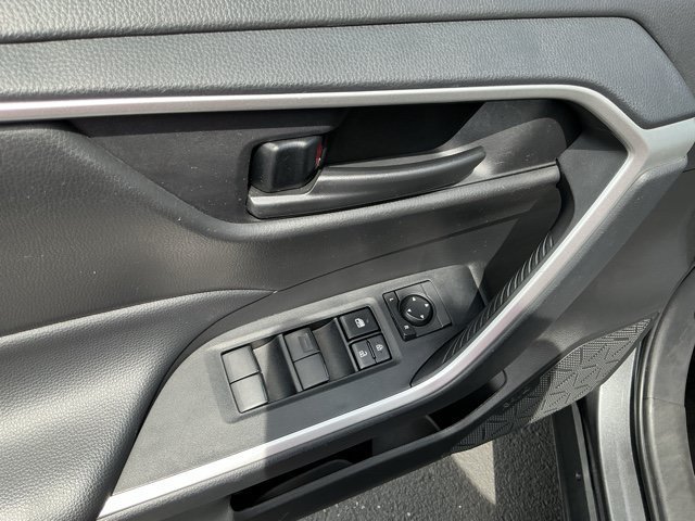 Used 2024 Toyota RAV4 LE AWD/4WD image 17