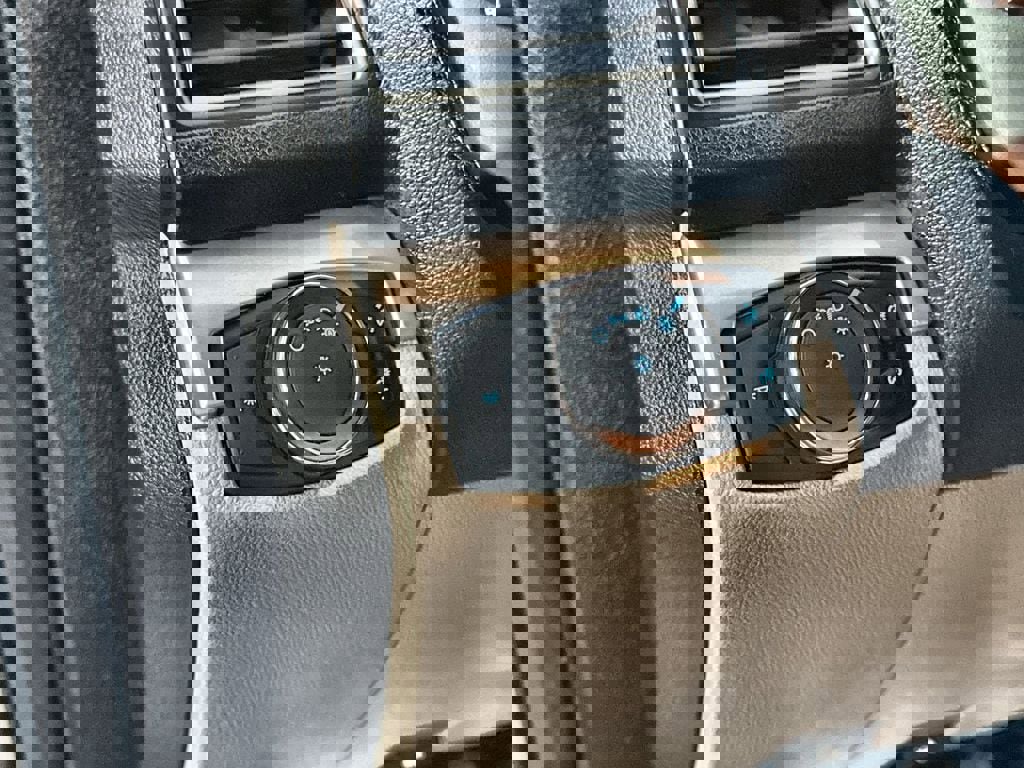 Used 2018 Ford Explorer FWD image 16