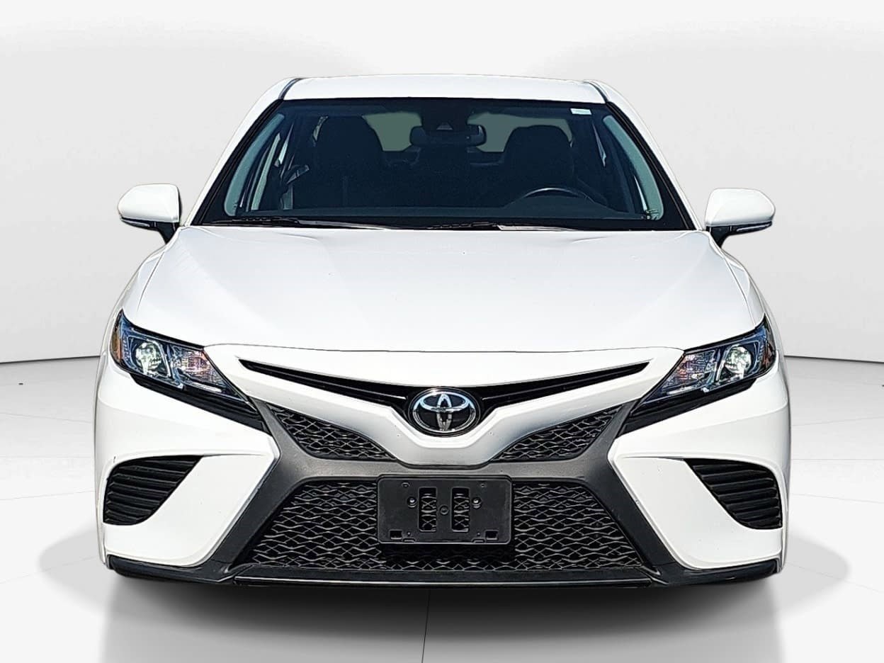 Used 2019 Toyota Camry SE w/ Convenience Package FWD image 9
