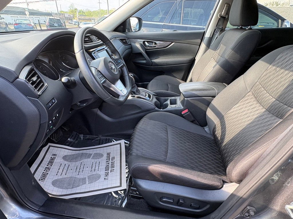 Used 2020 Nissan Rogue SV w/ Premium Package FWD image 9