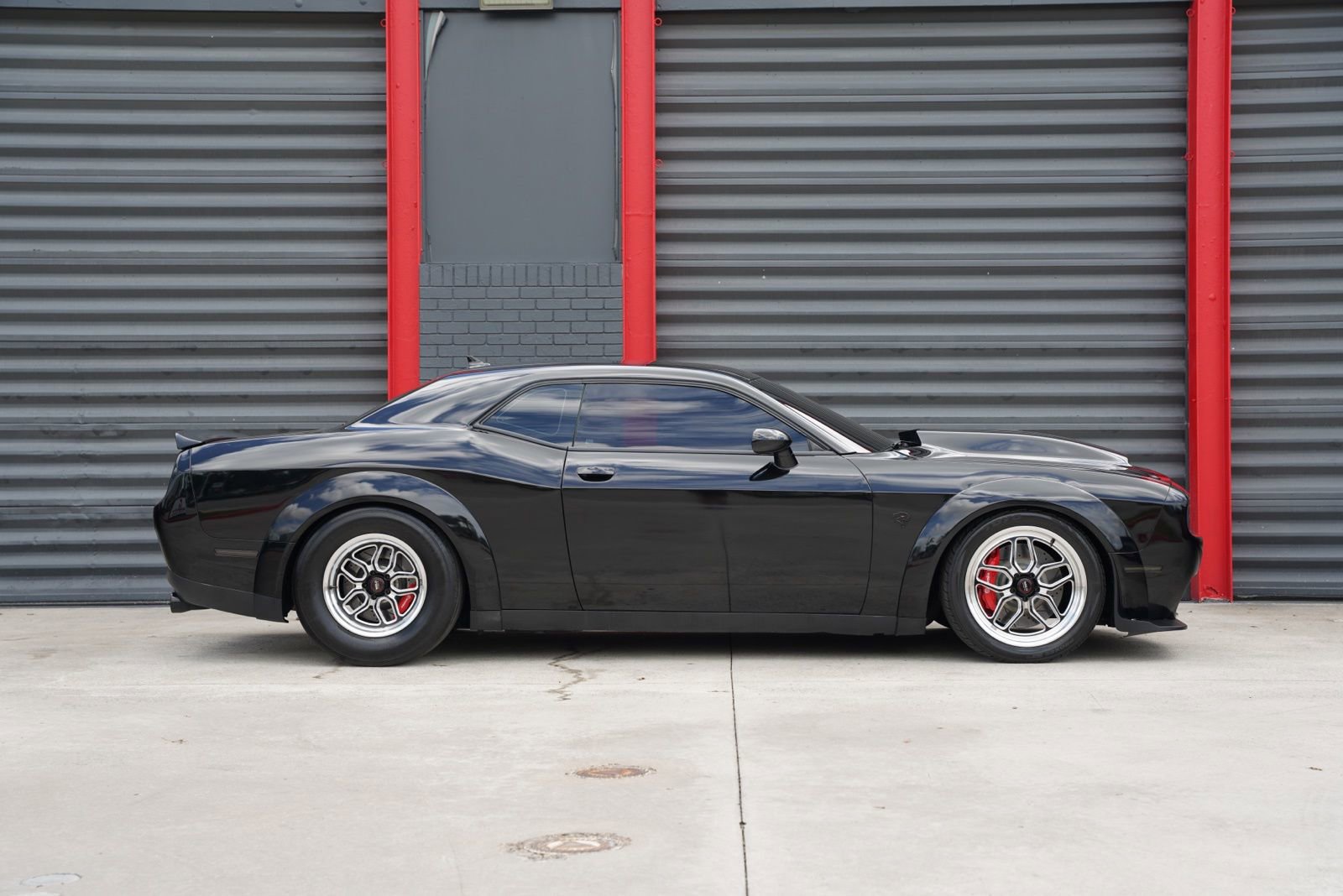 Used 2018 Dodge Challenger SRT Hellcat image 4