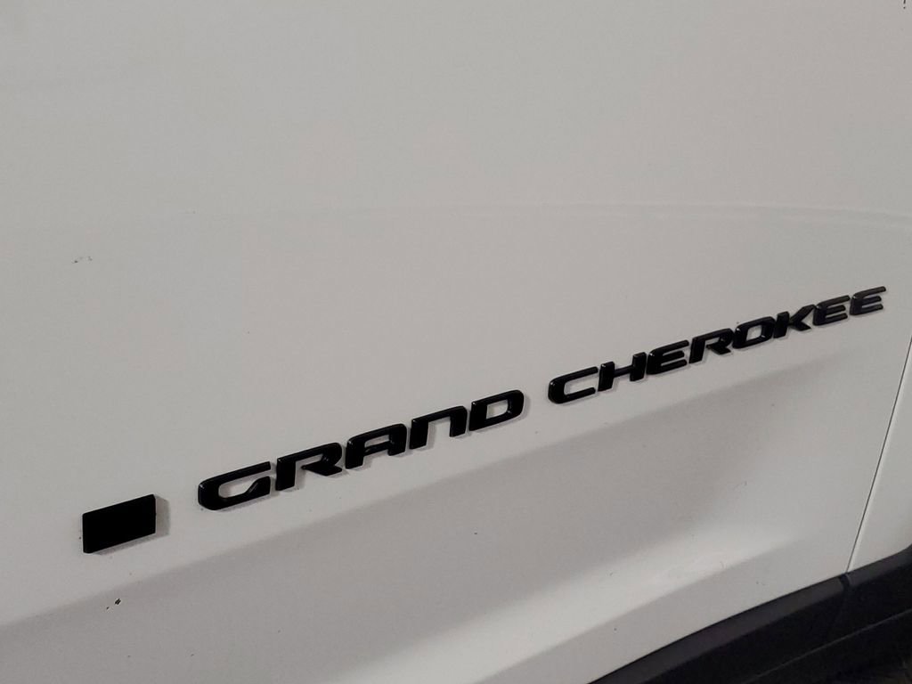 Used 2023 Jeep Grand Cherokee L Laredo image 6