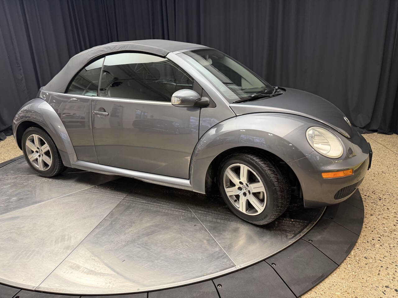 Used 2006 Volkswagen Beetle Convertible w/ Package 1 image 14