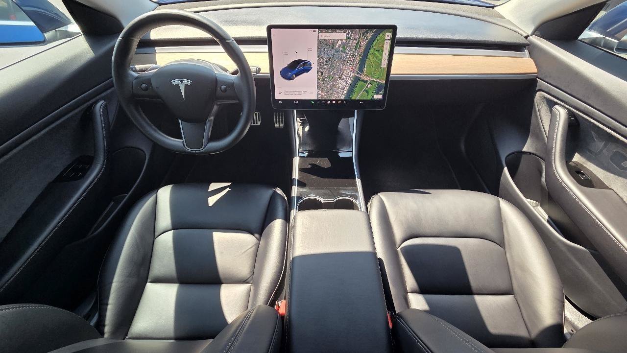 Used 2018 Tesla Model 3 Long Range RWD image 18