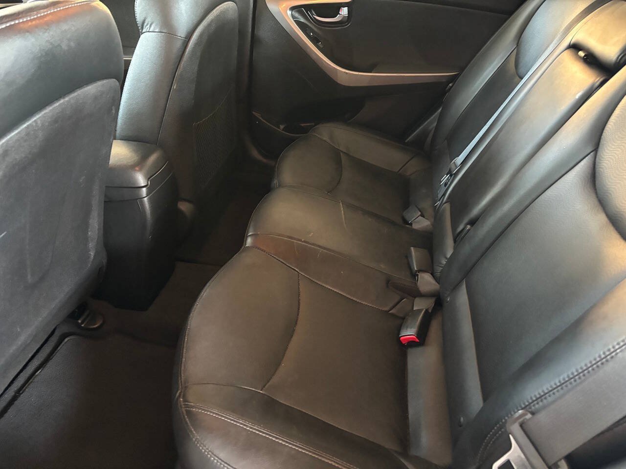 Used 2012 Hyundai Elantra Limited FWD image 17