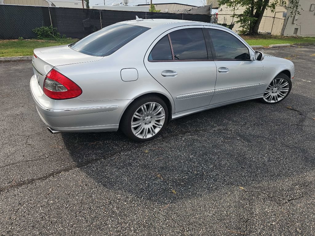 Used 2008 Mercedes-Benz E 550 Sedan image 25
