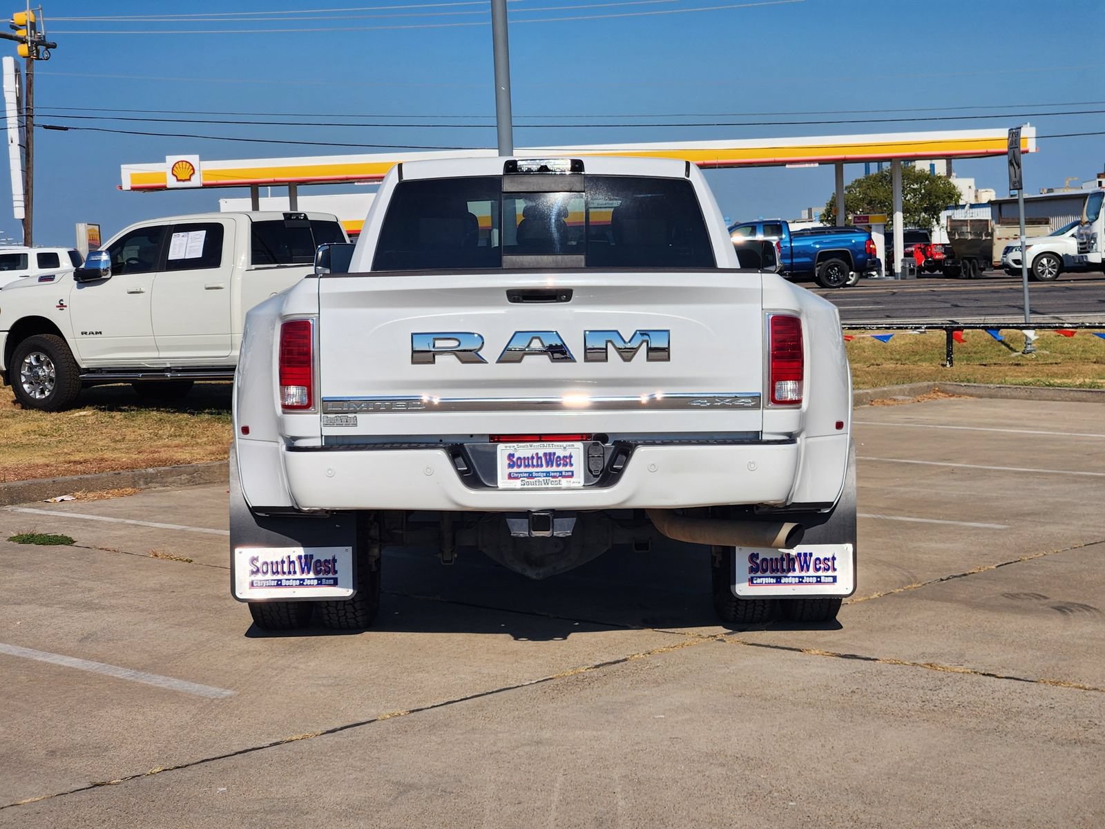 Used 2017 RAM 3500 Laramie Longhorn AWD/4WD image 8
