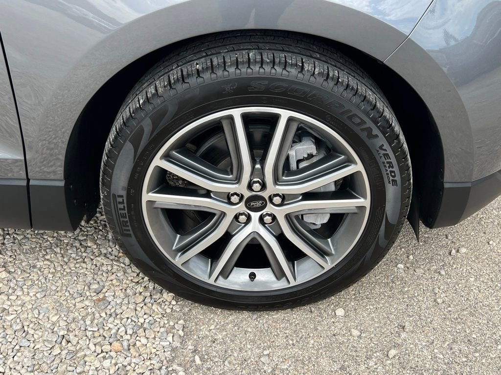 Used 2024 Ford Edge Titanium w/ Equipment Group 301A image 10