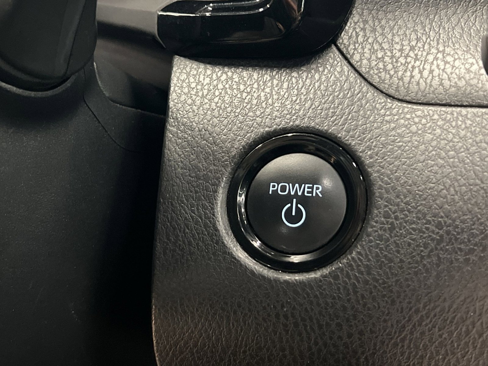 Used 2025 Toyota Camry LE image 30