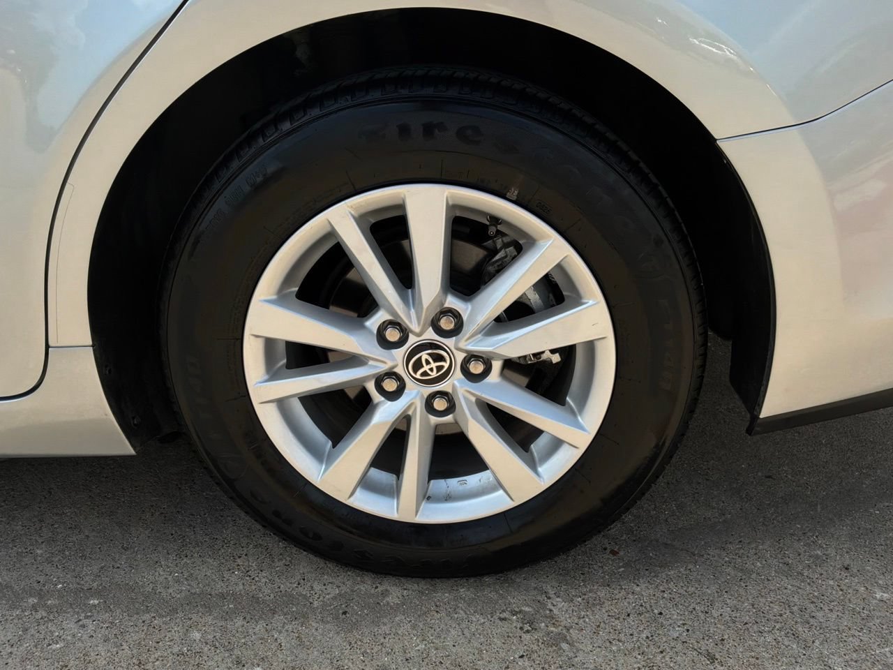 Used 2025 Toyota Camry LE FWD image 9