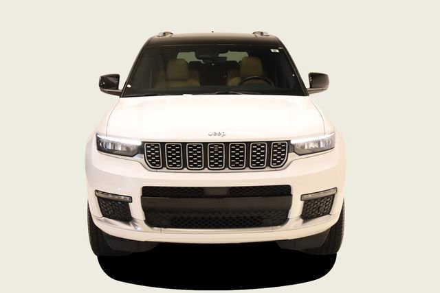 Used 2023 Jeep Grand Cherokee L Summit w/ Luxury Tech Group V AWD/4WD image 3