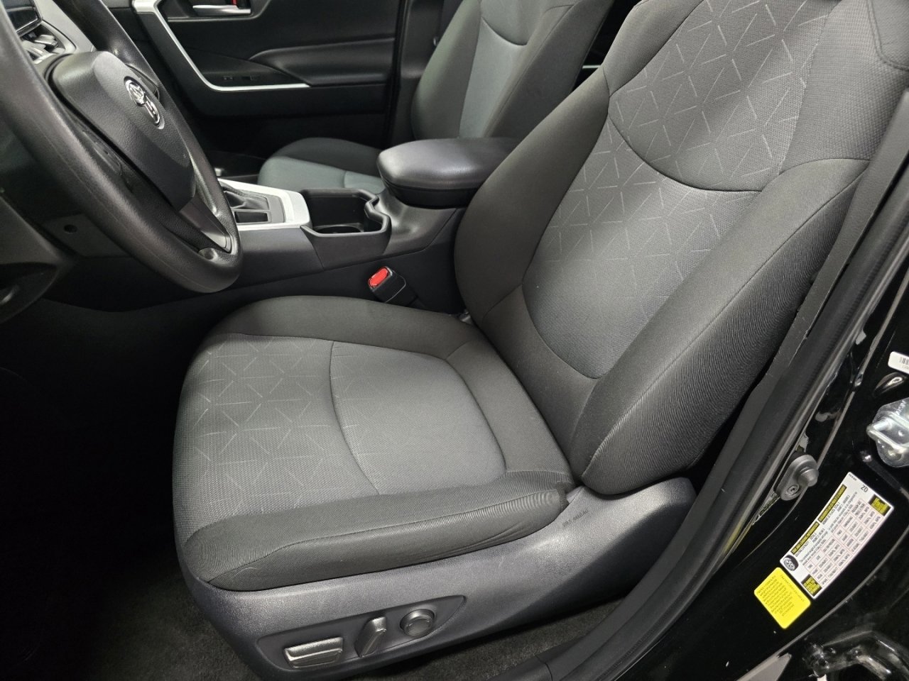 Certified 2025 Toyota RAV4 XLE w/ Convenience Package image 21