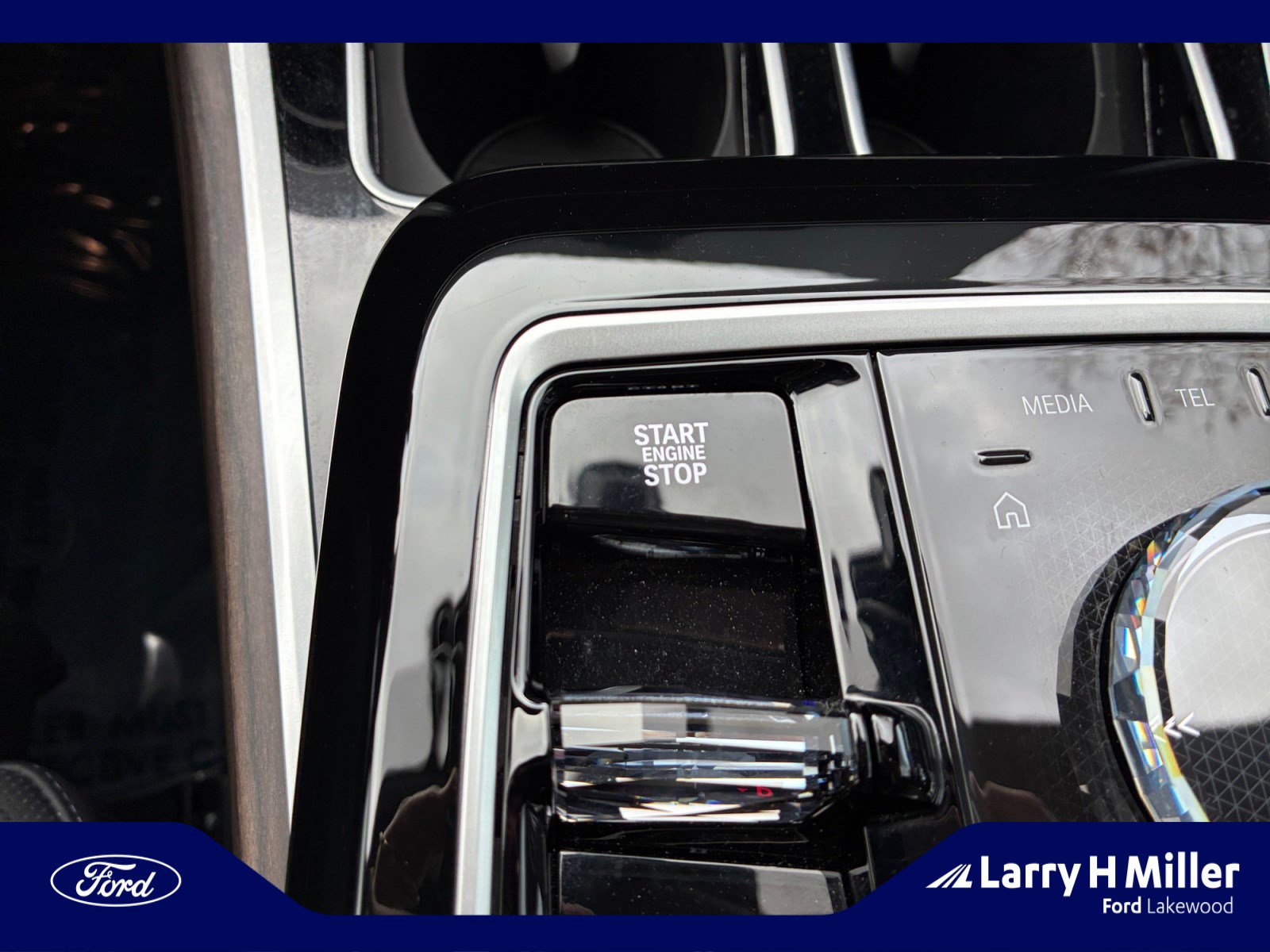 Used 2025 BMW 760i xDrive w/ Premium Package image 30