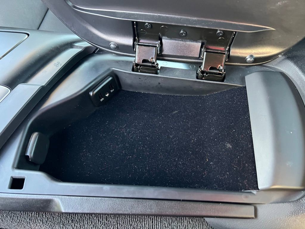 Used 2016 Chevrolet Corvette Stingray Coupe w/ 2LT Preferred Equipment Group image 26