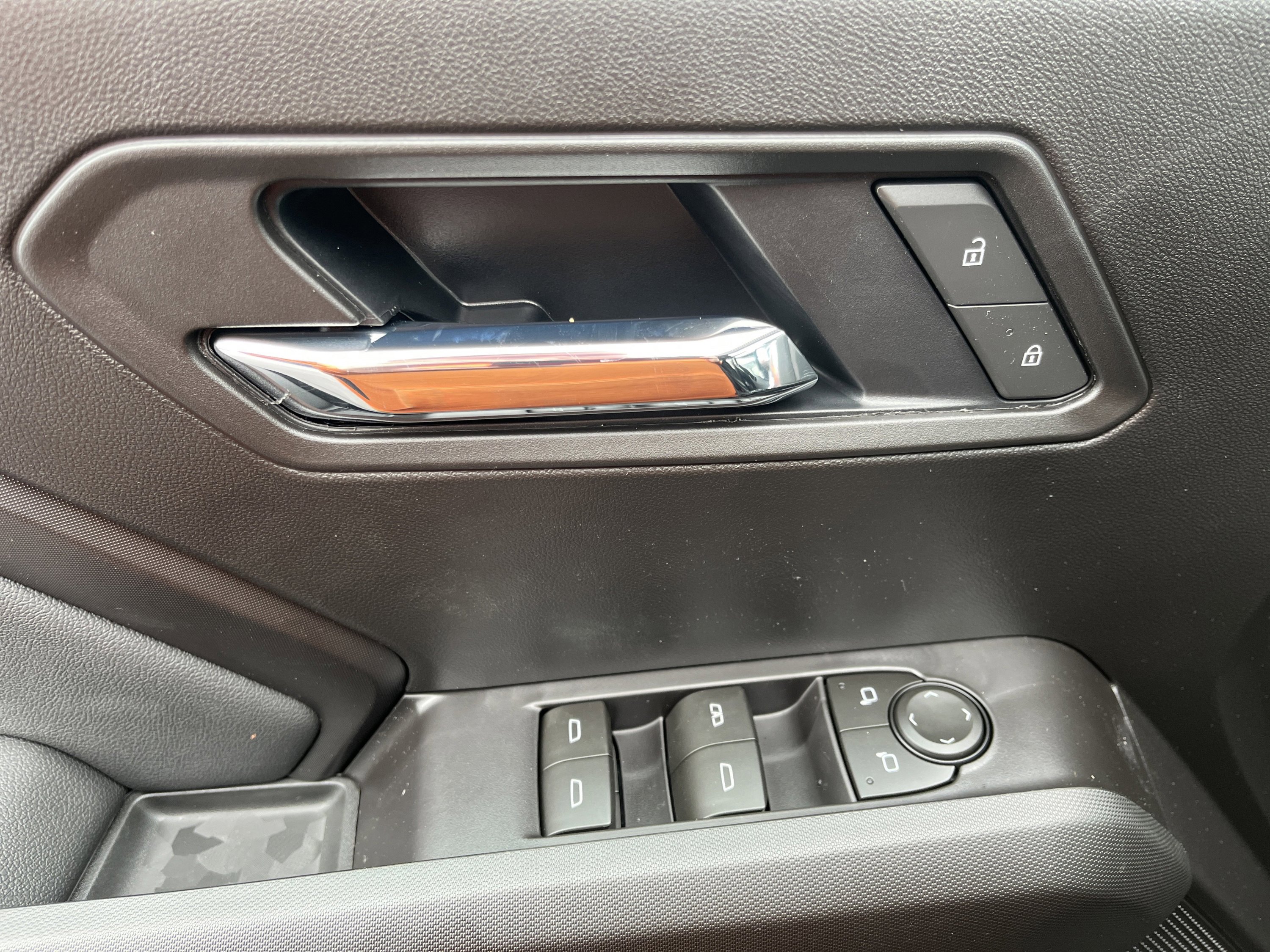 New 2026 GMC Canyon Elevation w/ Convenience Package image 15