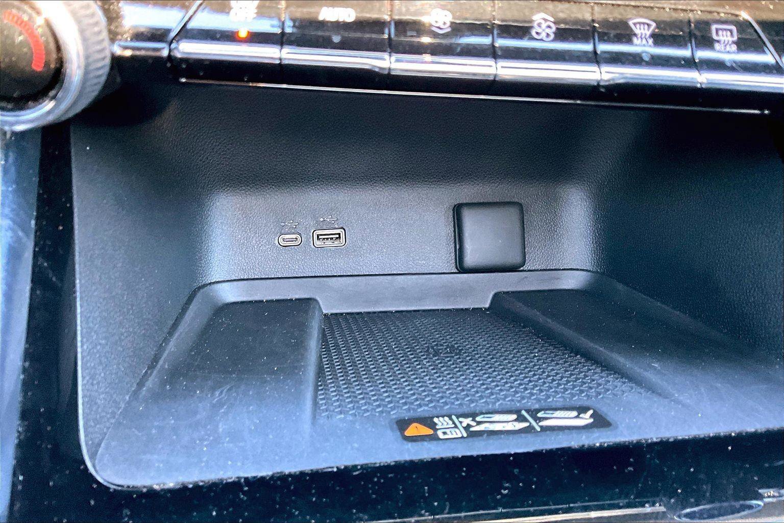 Used 2024 Chevrolet Traverse RS w/ LPO, Floor Liner Package image 34