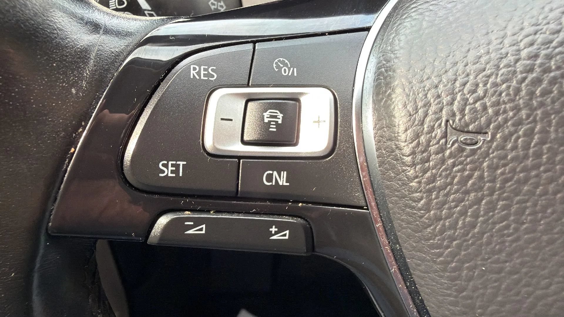 Used 2018 Volkswagen Atlas SEL Premium AWD/4WD image 12