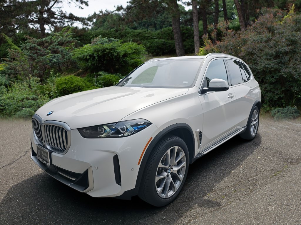 Used 2026 BMW X5 xDrive40i AWD/4WD image 3