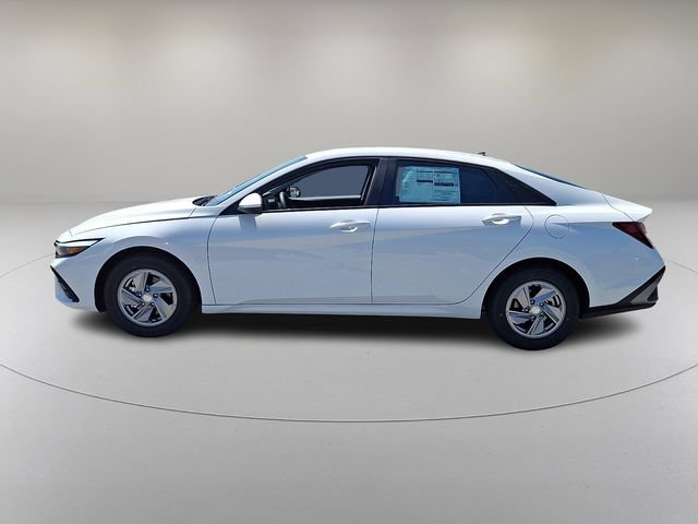 New 2026 Hyundai Elantra SE FWD image 4