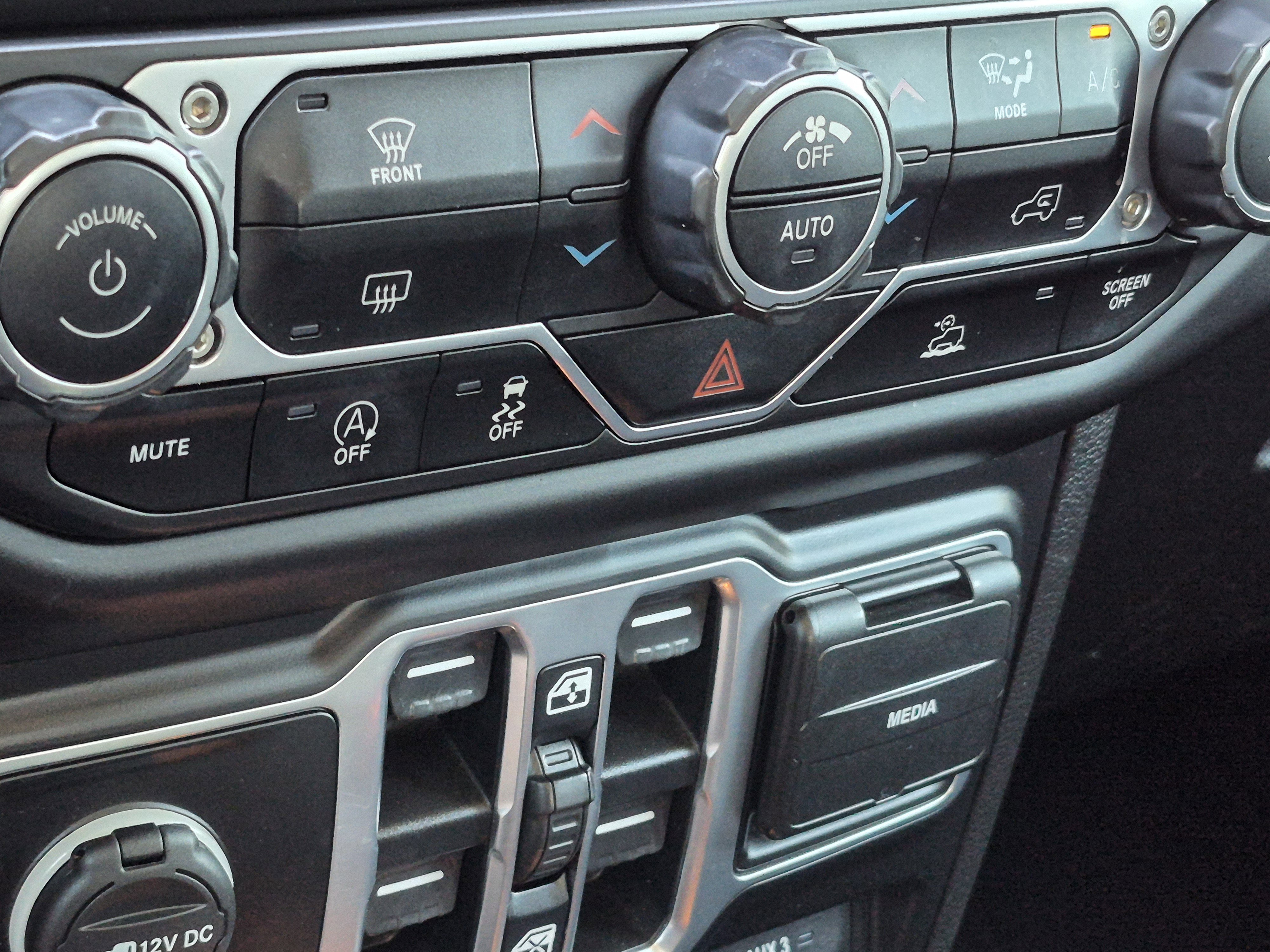 Used 2021 Jeep Wrangler Unlimited Sport image 23