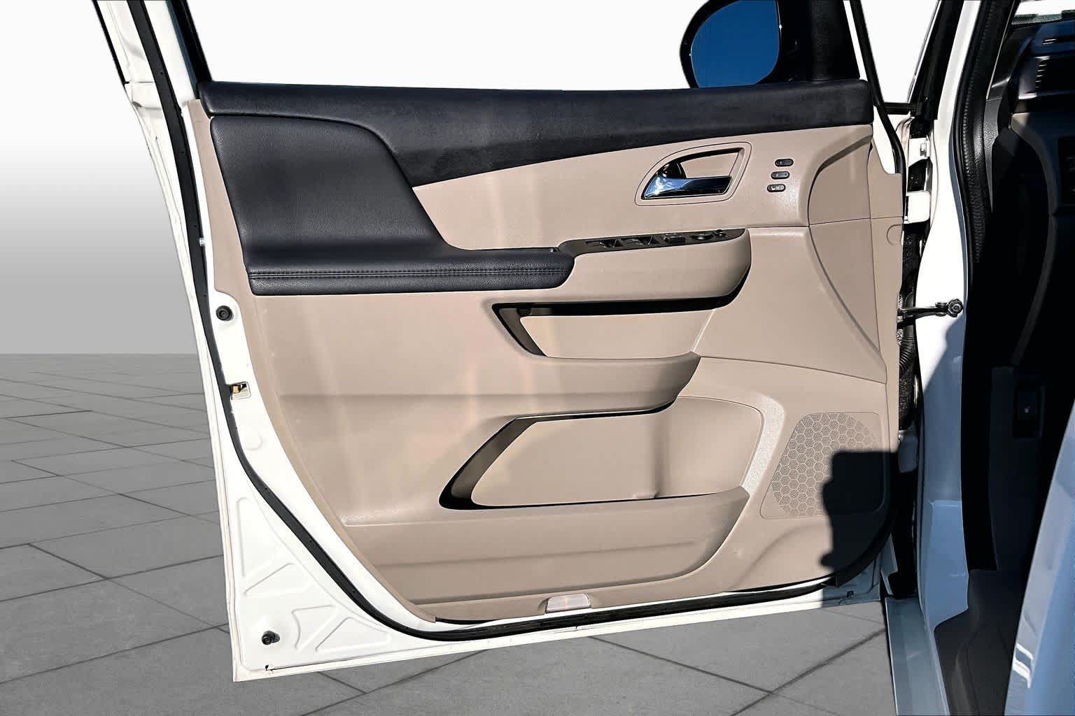 Used 2016 Honda Odyssey Touring image 22