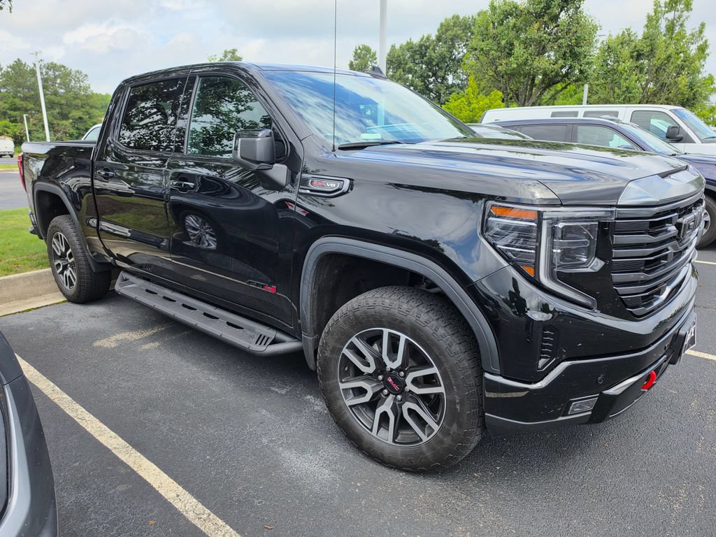 Used 2024 GMC Sierra 1500 AT4 w/ AT4 Premium Package AWD/4WD image 10