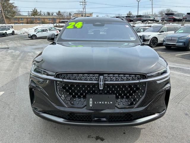 Used 2024 Lincoln Nautilus Reserve w/ Jet Appearance Package (87T) image 9