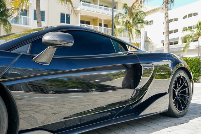 Used 2019 McLaren 600LT RWD image 11