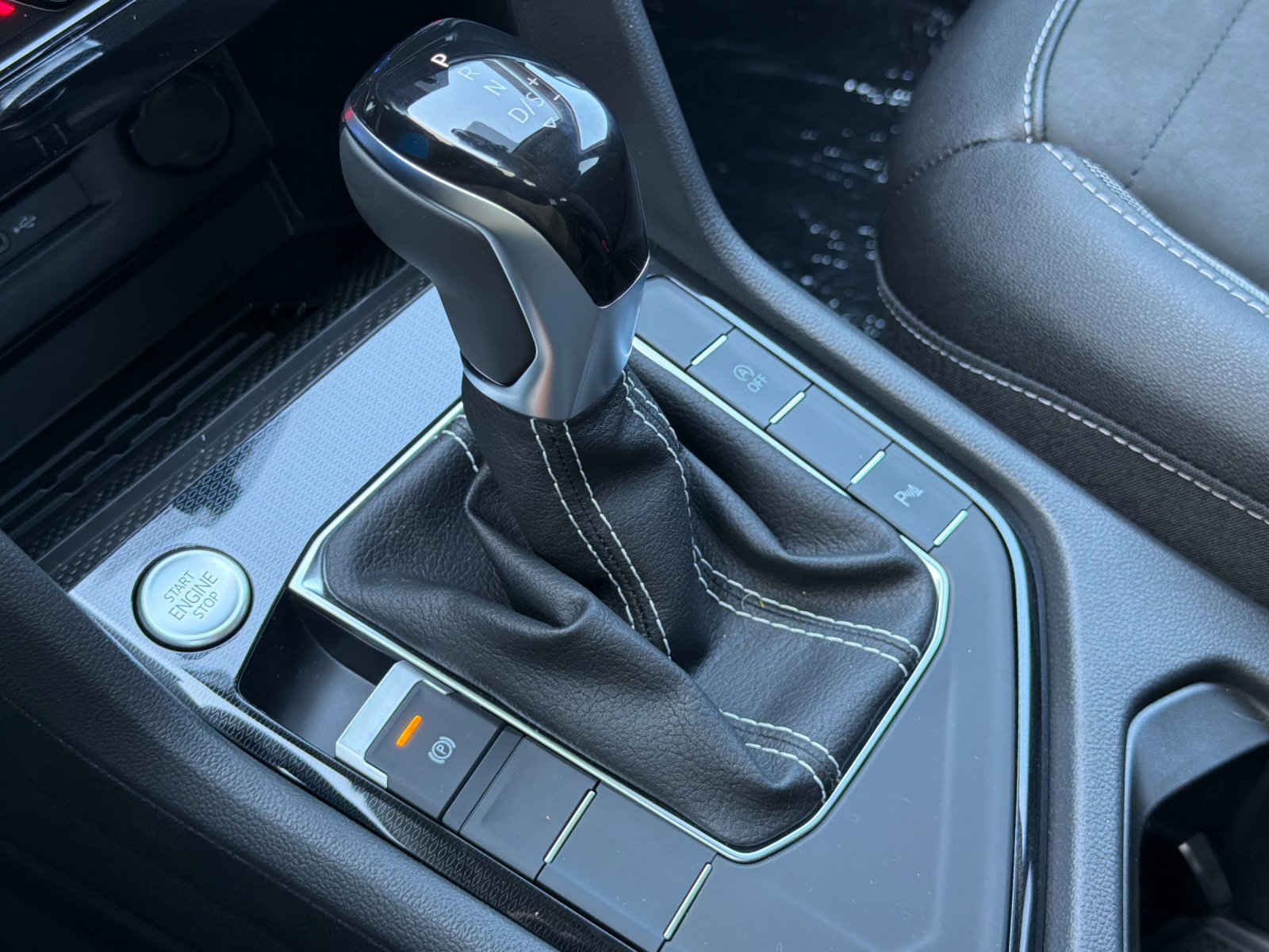 New 2027 Volkswagen Taos SE FWD image 21